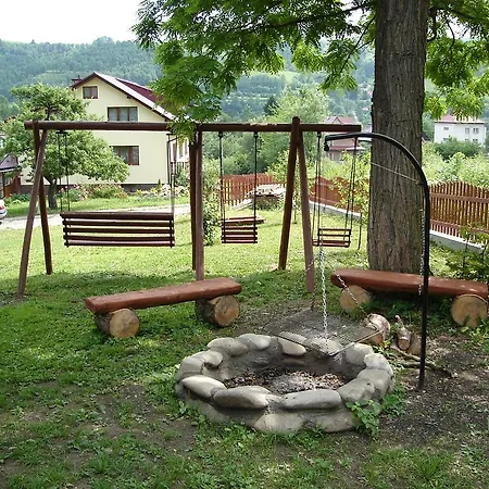 Zagroda Gospodarstwo agroturystyczne *